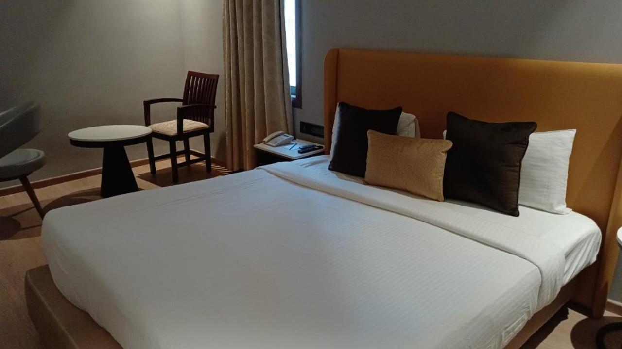 Hotel Hindusthan International, Bhubaneswar Exterior foto
