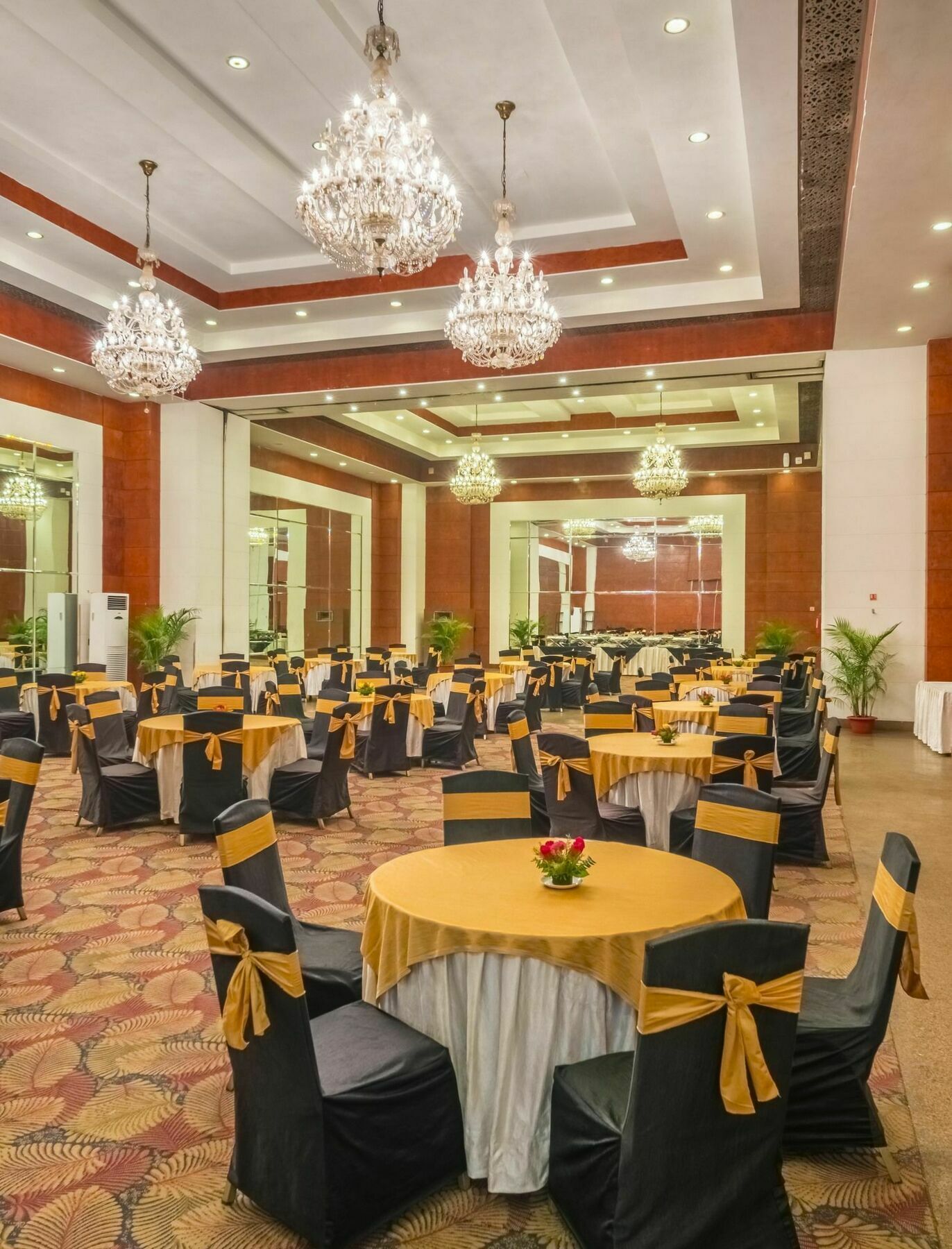 Hotel Hindusthan International, Bhubaneswar Exterior foto